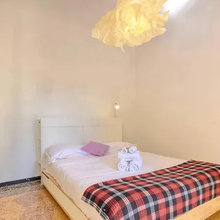 Pet Friendly In With Kitchen דירה *