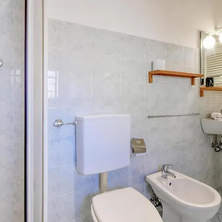 דירה Pet Friendly In With Kitchen