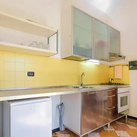 Pet Friendly In With Kitchen